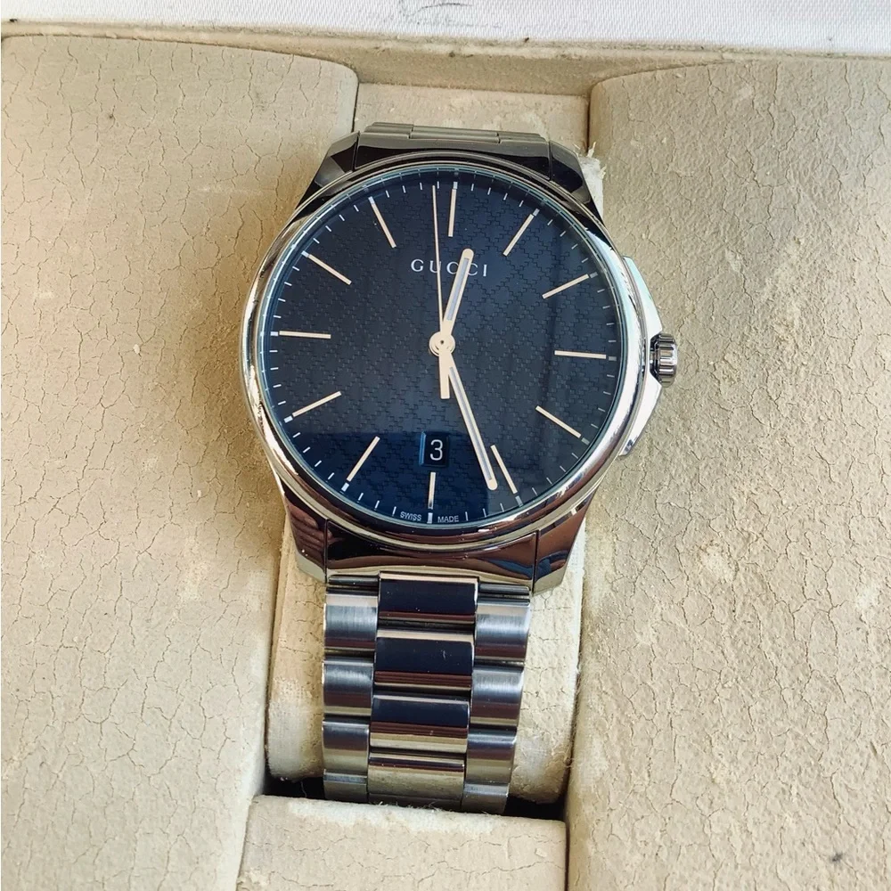 Beautiful GUCCI men’s dress watch💥💥💥